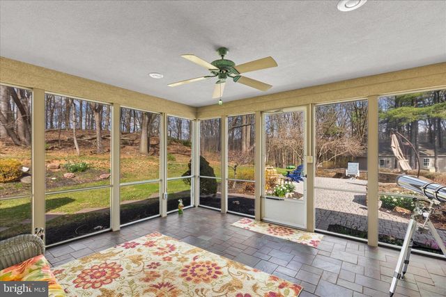15 MAPLE GROVE RD, Hanover, PA 17331