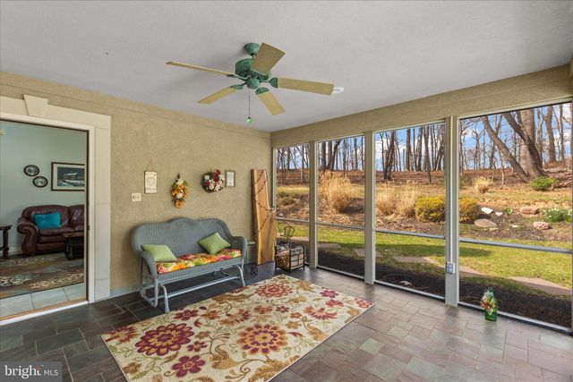 15 MAPLE GROVE RD, Hanover, PA 17331