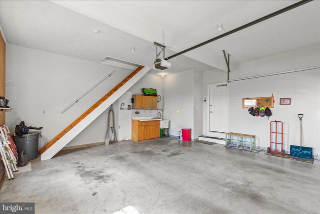 15 MAPLE GROVE RD, Hanover, PA 17331