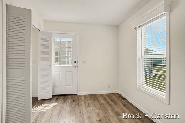 1283 E Ellis Road 27, Norton Shores, MI 49441