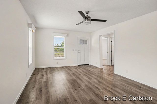 1283 E Ellis Road 27, Norton Shores, MI 49441