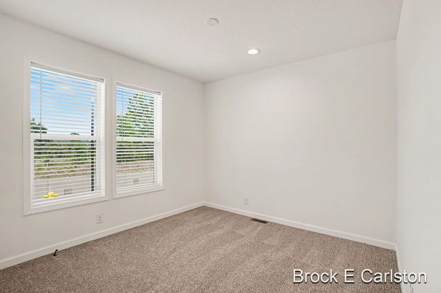 1283 E Ellis Road 27, Norton Shores, MI 49441