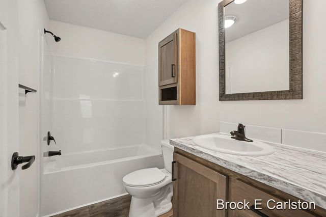 1283 E Ellis Road 27, Norton Shores, MI 49441