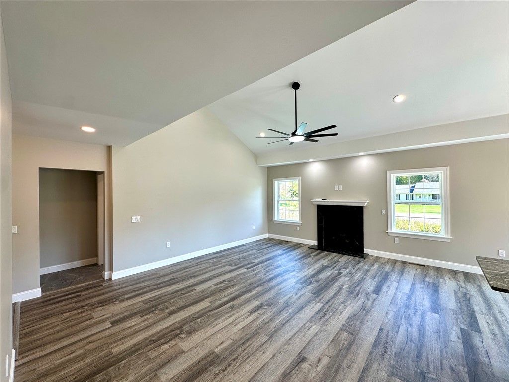 Image 17 of property listing at 2970 Green Leaf Crt, Neshannock Twp, PA 16105