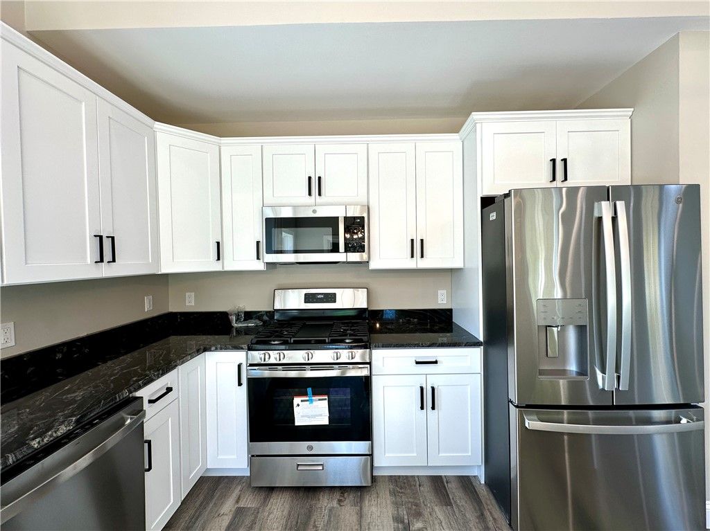 Image 23 of property listing at 2970 Green Leaf Crt, Neshannock Twp, PA 16105