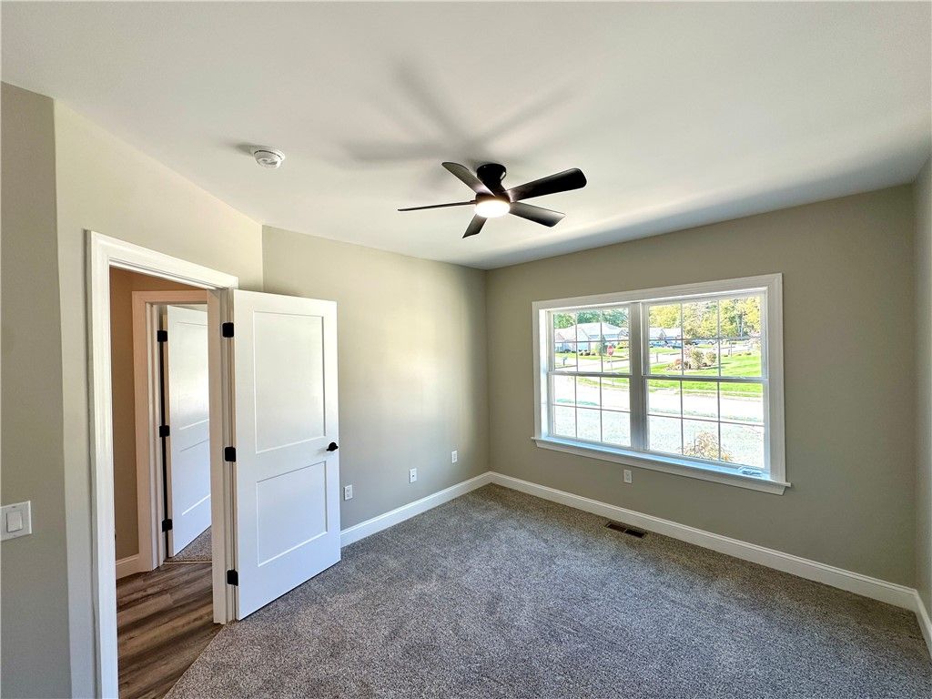 Image 28 of property listing at 2970 Green Leaf Crt, Neshannock Twp, PA 16105