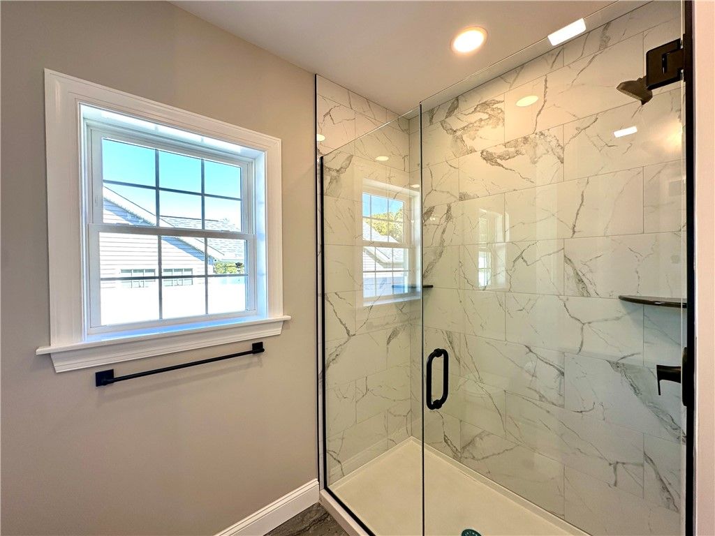 Image 33 of property listing at 2970 Green Leaf Crt, Neshannock Twp, PA 16105
