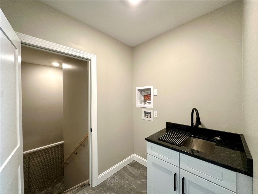 Image 35 of property listing at 2970 Green Leaf Crt, Neshannock Twp, PA 16105