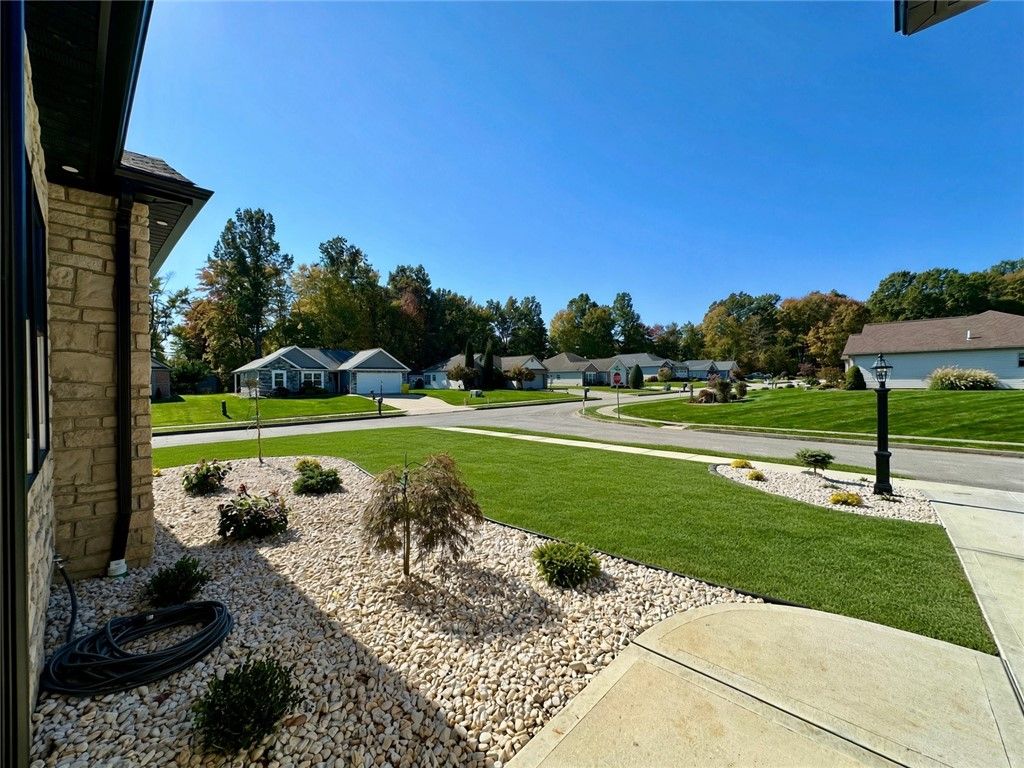 Image 7 of property listing at 2970 Green Leaf Crt, Neshannock Twp, PA 16105