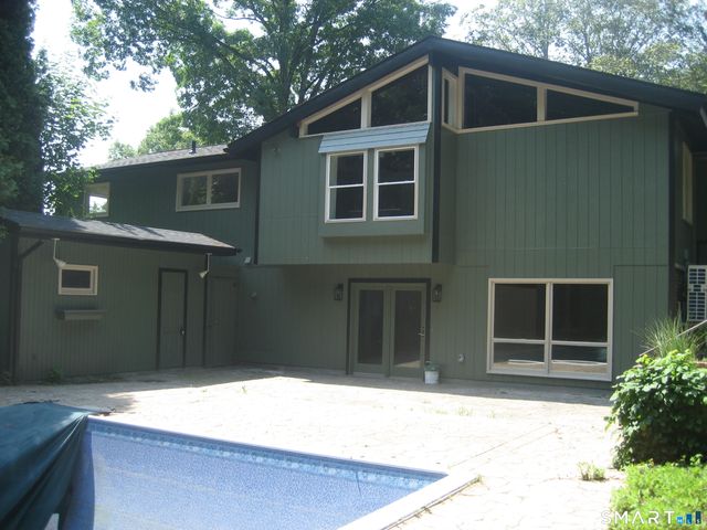10 Royal Oaks Drive, Norwich, CT 06360