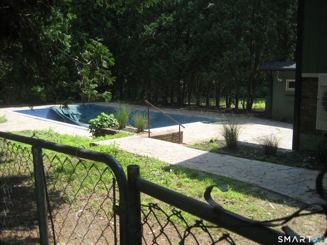 10 Royal Oaks Drive, Norwich, CT 06360