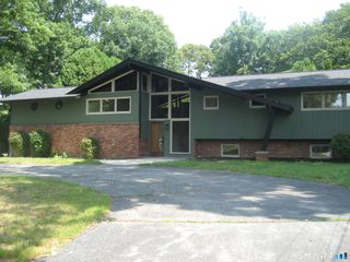 10 Royal Oaks Drive, Norwich, CT 06360