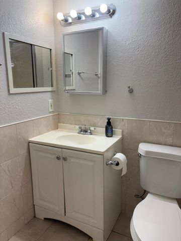 128 Norwich F, West Palm Beach, FL 33417