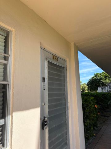 128 Norwich F, West Palm Beach, FL 33417