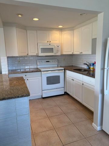 128 Norwich F, West Palm Beach, FL 33417