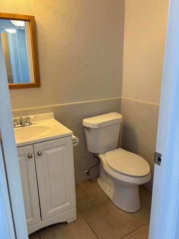 128 Norwich F, West Palm Beach, FL 33417