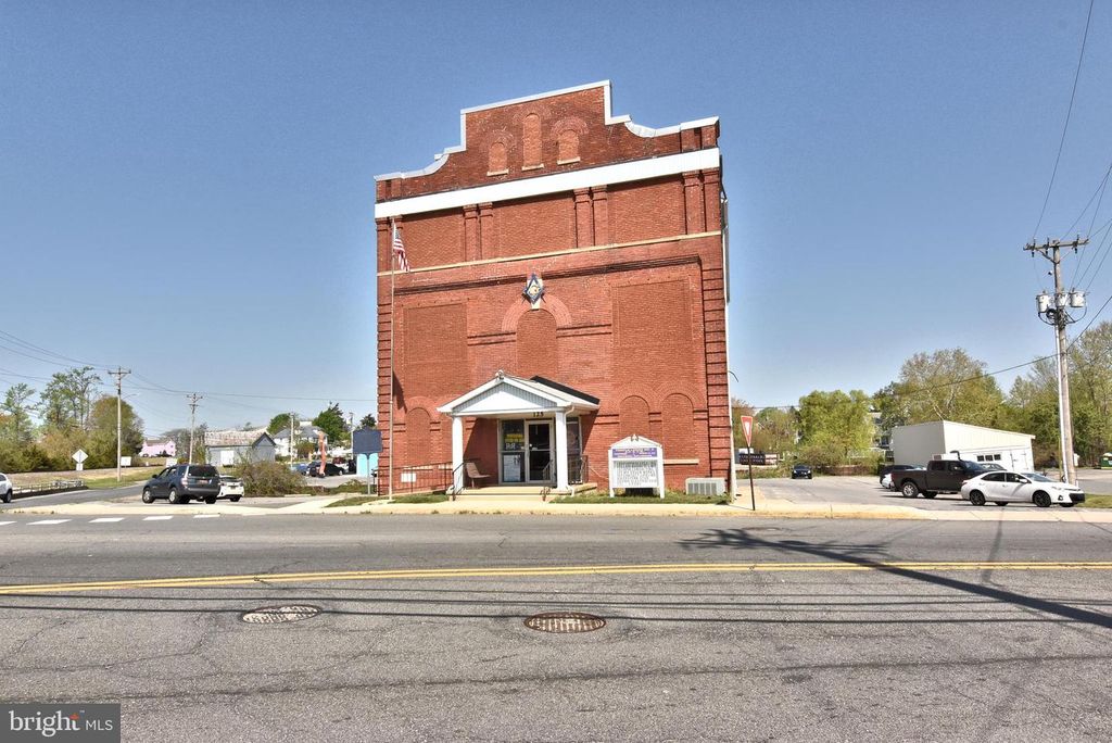 Image 2 of property listing at 125 CAUSEY AVE, Milford, DE 19963