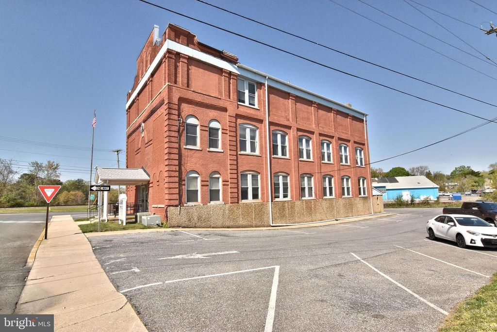 Image 3 of property listing at 125 CAUSEY AVE, Milford, DE 19963