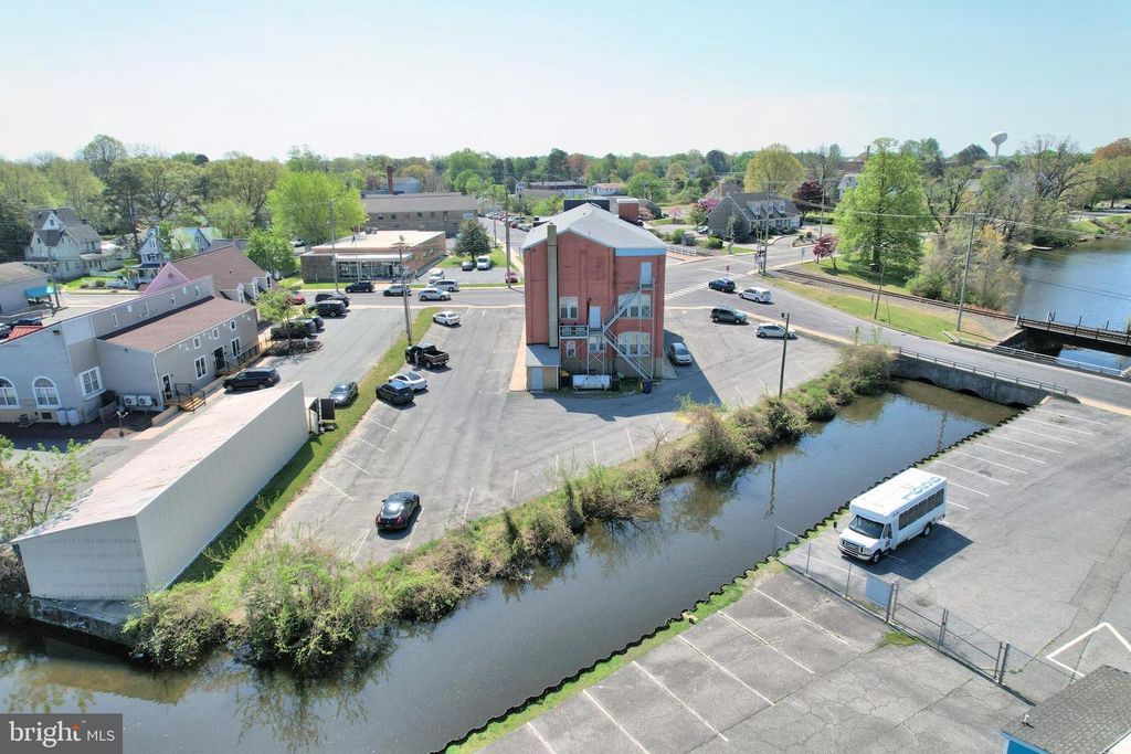 Image 4 of property listing at 125 CAUSEY AVE, Milford, DE 19963