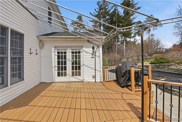 5 Kingfisher Court, Orchard Park, NY 14127