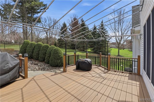 5 Kingfisher Court, Orchard Park, NY 14127