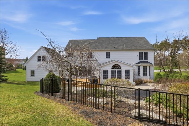 5 Kingfisher Court, Orchard Park, NY 14127