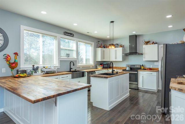 622 Rutherford Drive, Nebo, NC 28761