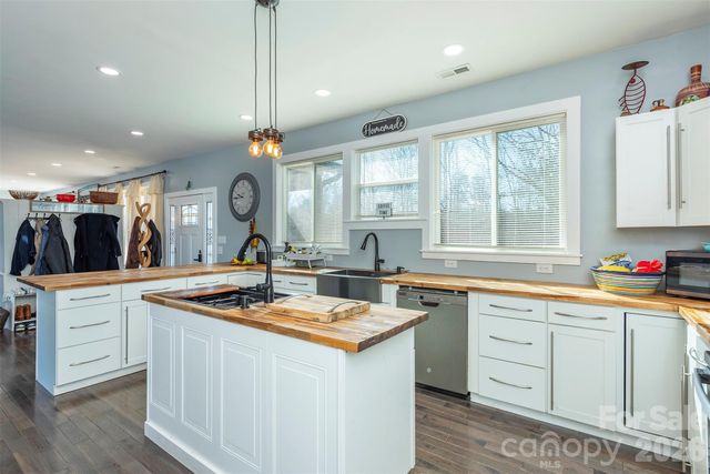 622 Rutherford Drive, Nebo, NC 28761