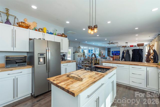 622 Rutherford Drive, Nebo, NC 28761