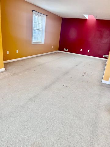 25 Shadowbrook Drive B, Hudson, NH 03051