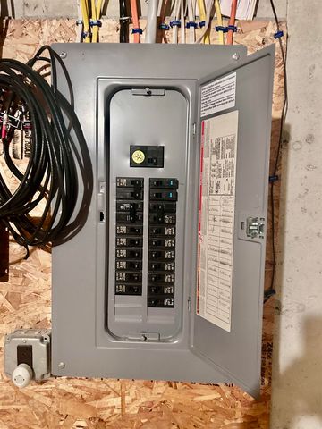 25 Shadowbrook Drive B, Hudson, NH 03051