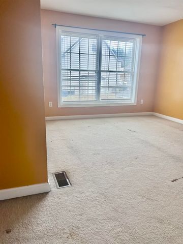 25 Shadowbrook Drive B, Hudson, NH 03051