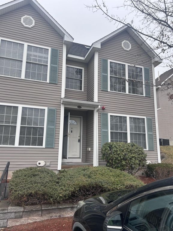 25 Shadowbrook Drive B, Hudson, NH 03051