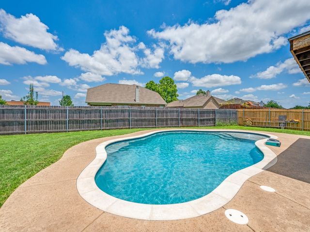 801 Keel Line Drive, Crowley, TX 76036