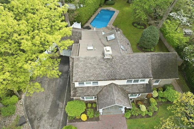 12 Woodland Avenue, Syosset, NY 11791
