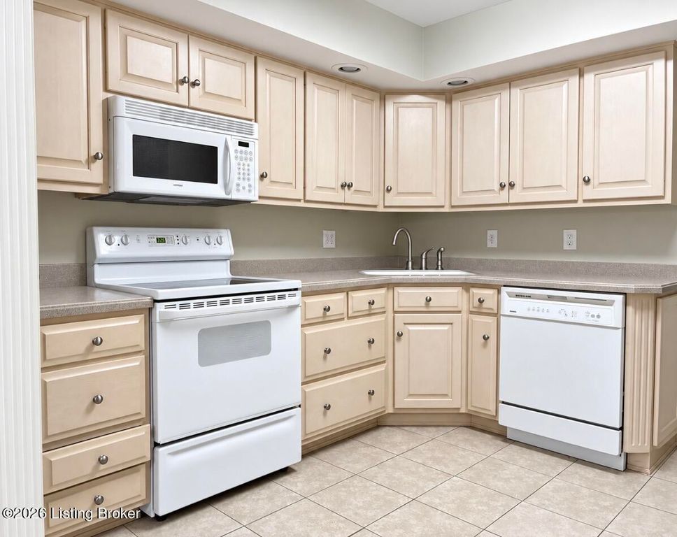 161 Thierman Ln 1H, Louisville, KY 40207