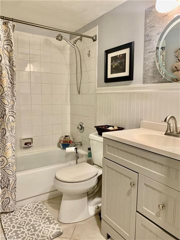 157 Wading Bird CIR K104, Naples, FL 34110