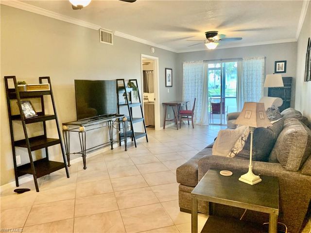 157 Wading Bird CIR K104, Naples, FL 34110