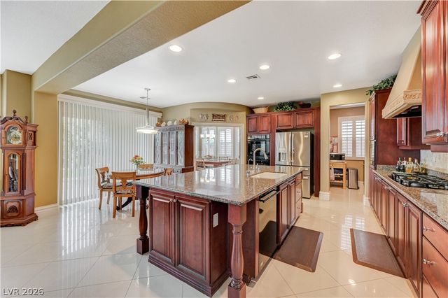 218 Crooked Putter Drive, Las Vegas, NV 89148