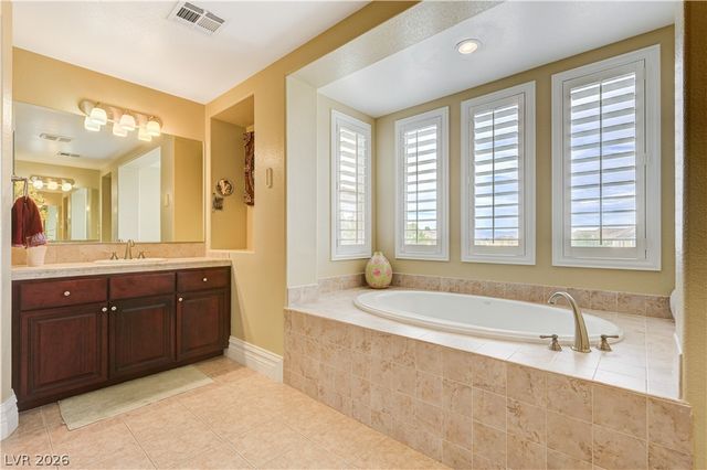 218 Crooked Putter Drive, Las Vegas, NV 89148