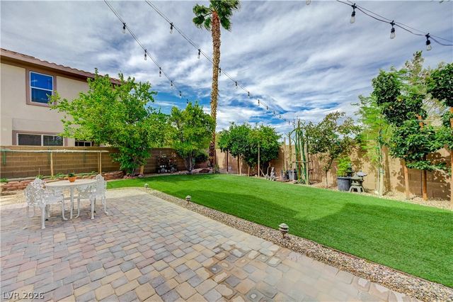218 Crooked Putter Drive, Las Vegas, NV 89148