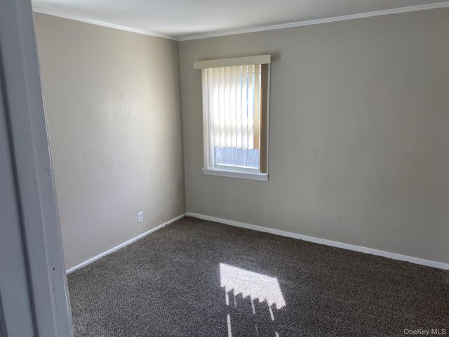 9 Beechwood Drive, Shirley, NY 11967