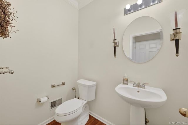 214 Woodlands Drive, Tuxedo Park, NY 10987