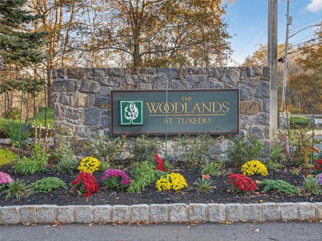 214 Woodlands Drive, Tuxedo Park, NY 10987