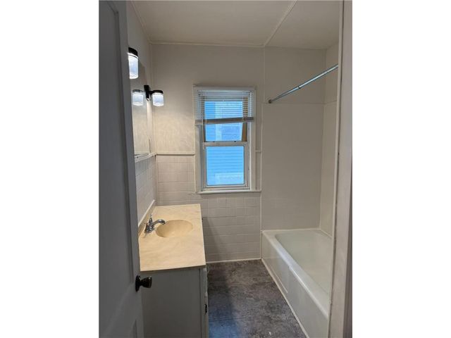 1173 Mclean Avenue, Saint Paul, MN 55106