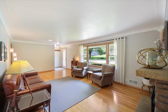 13529 Bellevue Drive, Minnetonka, MN 55345