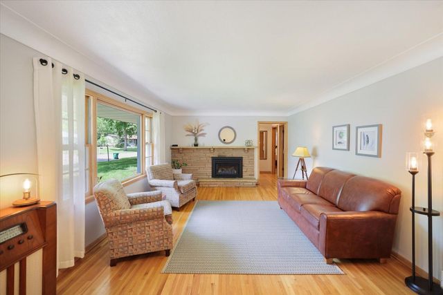 13529 Bellevue Drive, Minnetonka, MN 55345