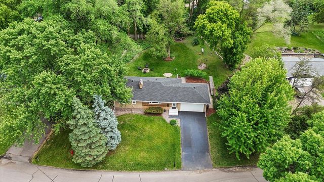 13529 Bellevue Drive, Minnetonka, MN 55345