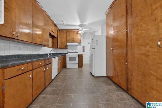 214 SOUTH STREET E, Talladega, AL 35160