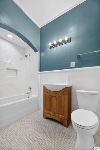214 SOUTH STREET E, Talladega, AL 35160